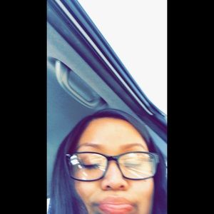 Meet your Posher, Lyneah